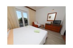 Appartements Ribičić Brela Zimmer 5 – Soba 3 foto 4