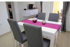 Ferienwohnungen Gorica 1- with Pool, 200 Apartment 1 – Gorica 1/6 foto 3