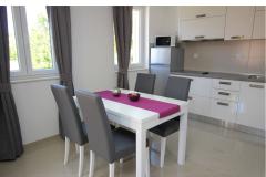 Ferienwohnungen Gorica 1- with Pool, 200 Apartment 1 – Gorica 1/6 foto 4