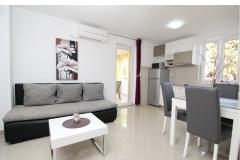 Ferienwohnungen Gorica 1- with Pool, 200 Apartment 2 – Gorica 1/4 foto 2