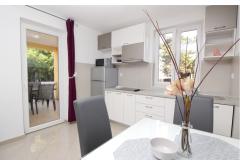 Ferienwohnungen Gorica 1- with Pool, 200 Apartment 2 – Gorica 1/4 foto 5