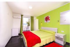 Villa Ratac Beach Ferienwohnungen Zimmer 6 – Family rm. foto 5