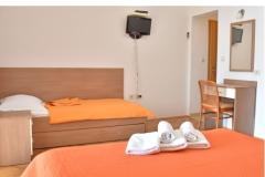 Appartements Stone  Tučepi  Apartment 3 – A3+1 -102 foto 3