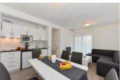 Crowonder Luxury Vir Apartment 4 – A3 foto 2