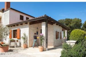 Antonia – Novigrad