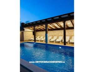 Villa Robert 2 mit Pool Cesarica