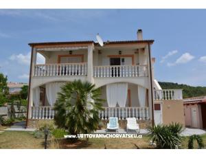 Villa Carrington