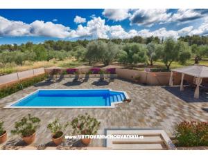  Haus mit Pool - Villa Marijana 