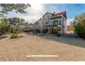 Ferienwohnungen Villa Agape Vir