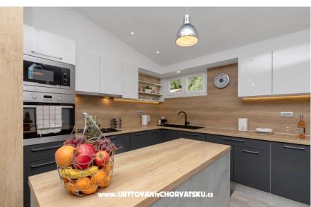 Apartment Rose Baska Voda Kroatien