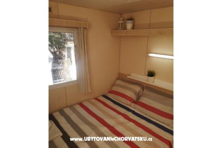 Mobile Haus Maroon foto 3