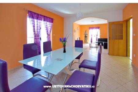 Appartement and pool Nika foto 2