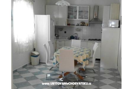 Ferienhaus Iva foto 2