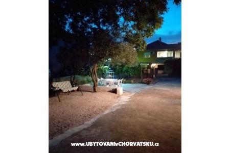 Ferienwohnungen Jeličić Biograd Kroatien