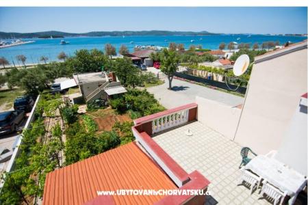 Apartment Anastazija i sobe RoLo uz  foto 2