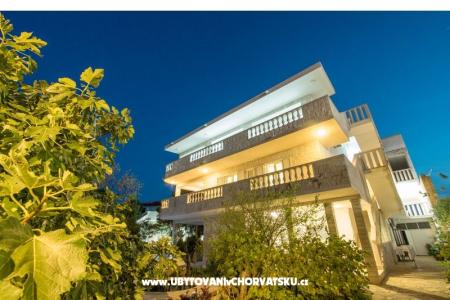 Appartements Silva Insel Brac Kroatien