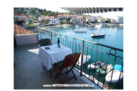 Direct at sea Insel Brac Kroatien