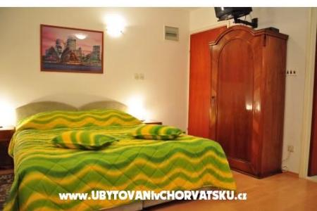 Ferienwohnungen &amp; room Giron foto 2