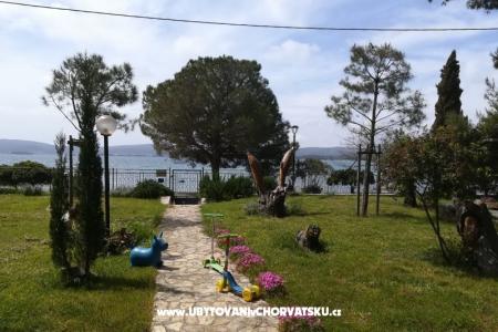 Appartements PARK Sv. Filip i Jakov Kroatien