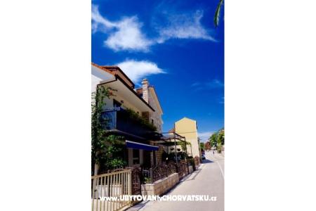 Ferienwohnungen Jerković Gradac foto 3