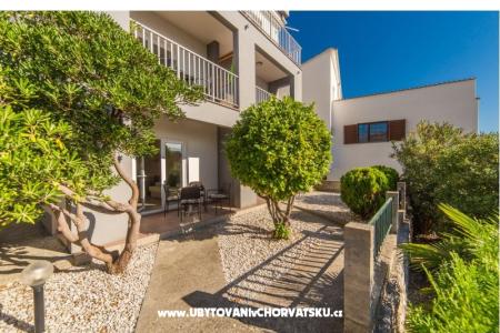 Color Appartements Miošić Gradac – Podaca Kroatien