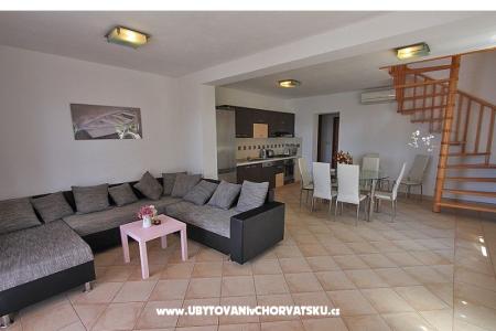 Beachfront Ferienwohnungen Baricevic wit foto 3