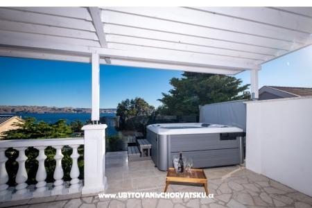 Haus Petra am Strand Karlobag Kroatien