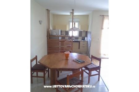 Ferienwohnungen Kastel Stari foto 3