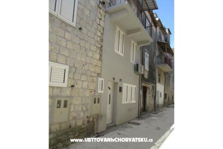 Holiday Home Sara- Kastel Stafilic foto 2