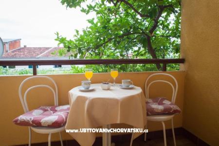 Ferienwohnungen Sumic Makarska foto 3