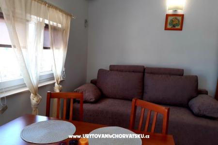 Appartements AS sa bazenom foto 5