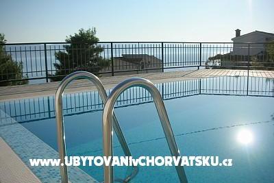 Ambiente NEW with POOL Omis Kroatien