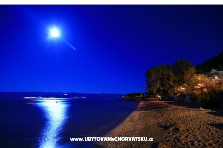 Appartements  Šime Omis Kroatien