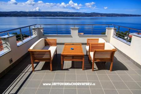 Nemira Sunny Ferienwohnungen Omis Kroatien