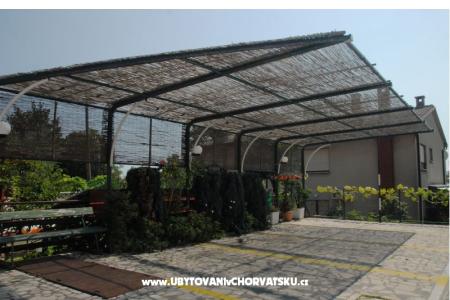 Ferienwohnungen &amp; rooms  Raspor foto 4