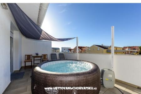 Appartement mit Pool and jacuzzi foto 3