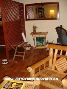 Renovated old house near sea in Pag foto 4