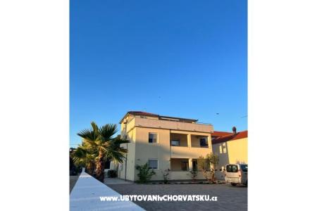 Appartements Vujasin Pakostane Kroatien