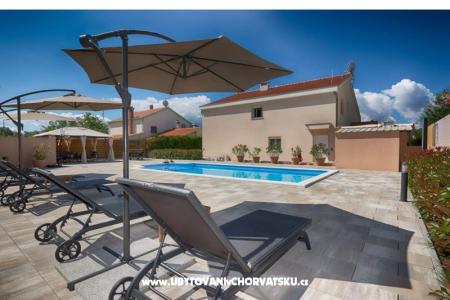  Haus mit Pool - Villa Marijana  foto 3