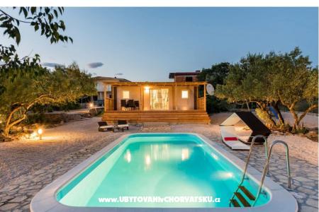 Authentic Camping Dalmatia Pirovac Kroatien
