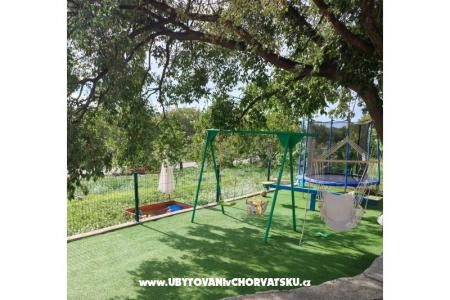 Ferienwohnungen Svirčić Primosten Kroatien
