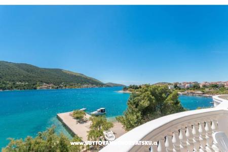 Appartements Bonaca - Prvi red do mora Primosten Kroatien