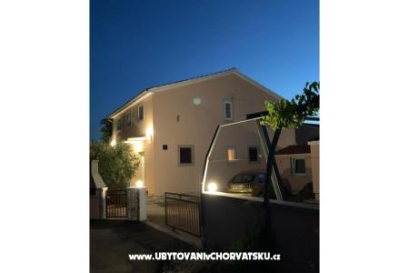 Appartements Toni Privlaka Kroatien