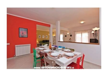 Family house mit Pool foto 5