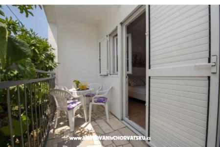 Apartment Neva Rogoznica Kroatien