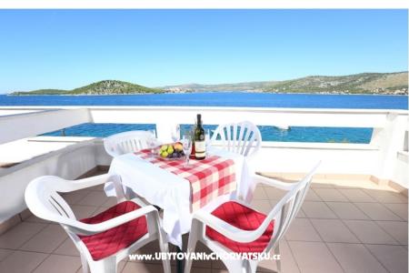 Vinka apartments DIREKT NA PLAŽI Rogoznica Kroatien