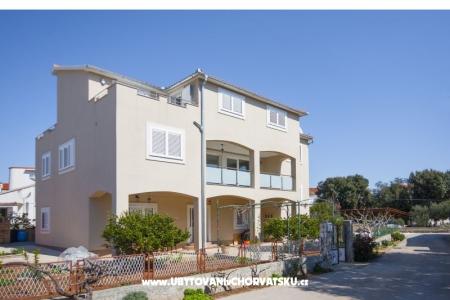 Ferienwohnungen Sharo Sibenik Kroatien