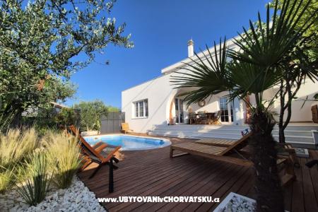 The Three Flowers Pool Haus foto 2