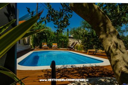 The Three Flowers Pool Haus foto 5