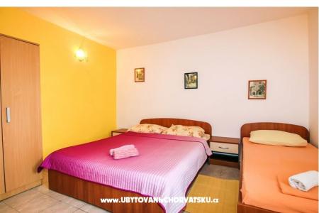 Appartements Jelaš foto 4